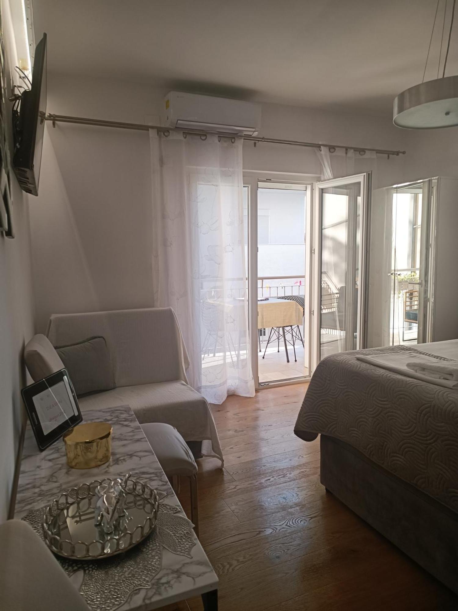 Apartment Golden Sunrise - 4 Ul.Petra Svacica11 Baška Voda Εξωτερικό φωτογραφία