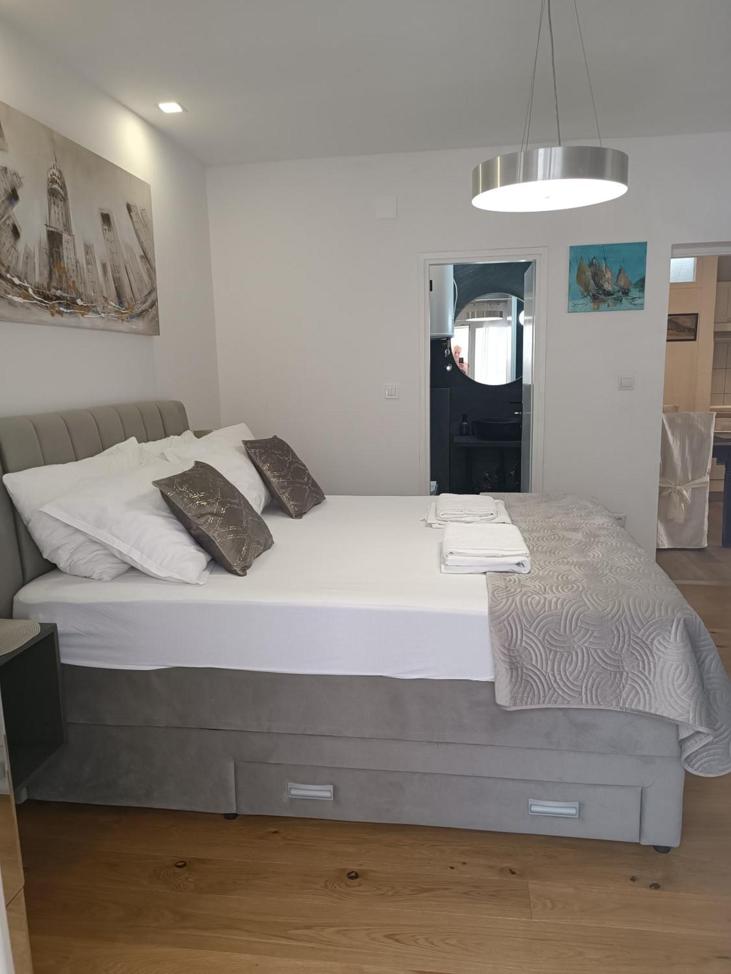 Apartment Golden Sunrise - 4 Ul.Petra Svacica11 Baška Voda Εξωτερικό φωτογραφία
